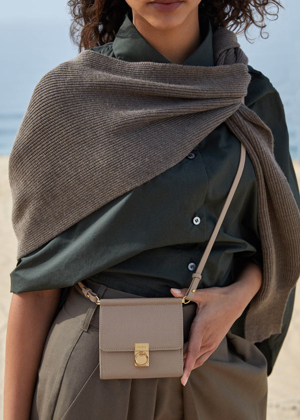 Polène Numéro Sept Crossbody Wallet Edition Textured Taupe | SN-PLN365058