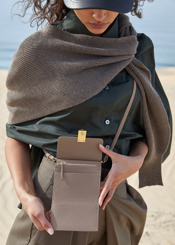 Polène Numéro Sept Crossbody Wallet Edition Textured Taupe | SN-PLN365058