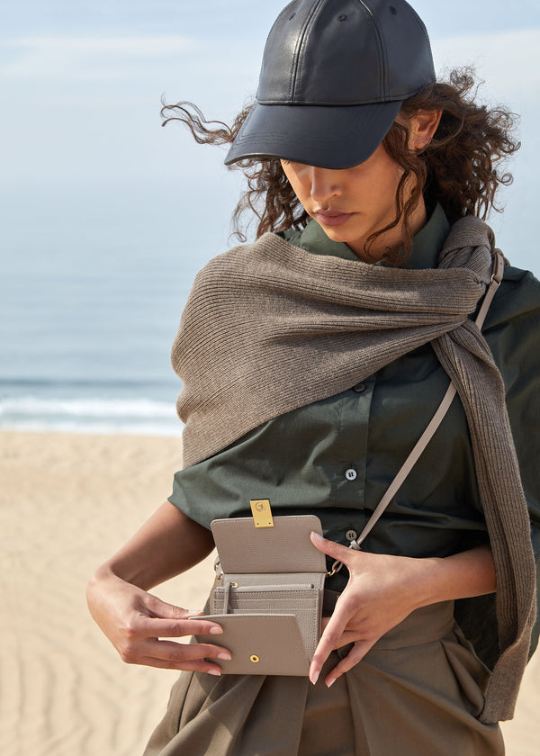 Polène Numéro Sept Crossbody Wallet Edition Textured Taupe | SN-PLN364858